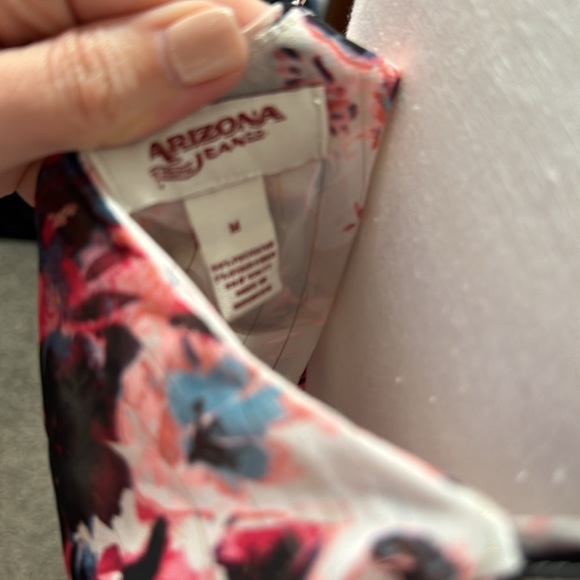 Woman’s Cold Shoulder Floral Blouse - Picture 5 of 6